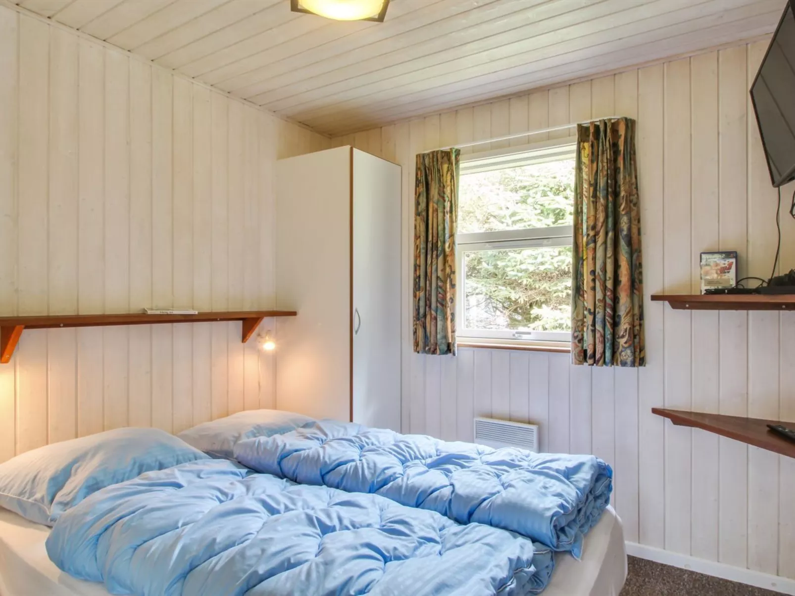 "Hemming" -  from the sea-Binnen