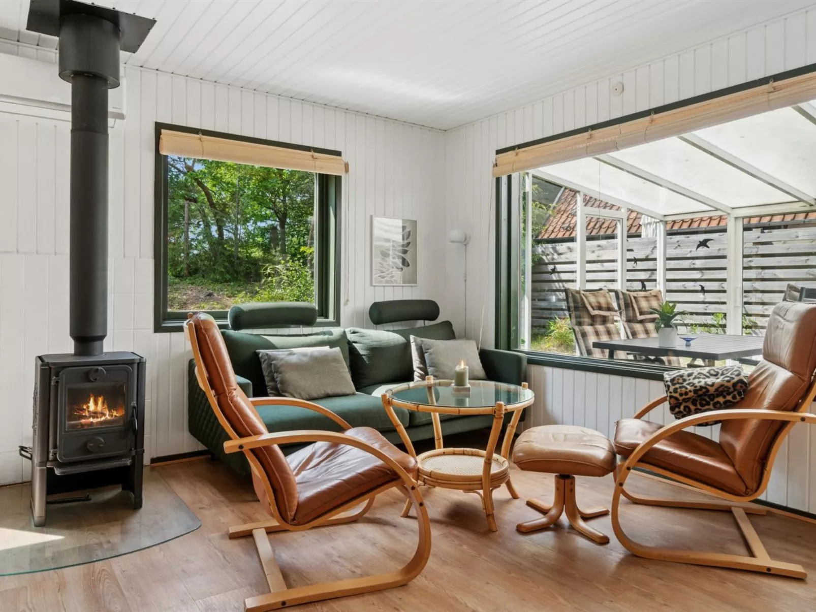 "Ellinor" - 300m from the sea-Binnen