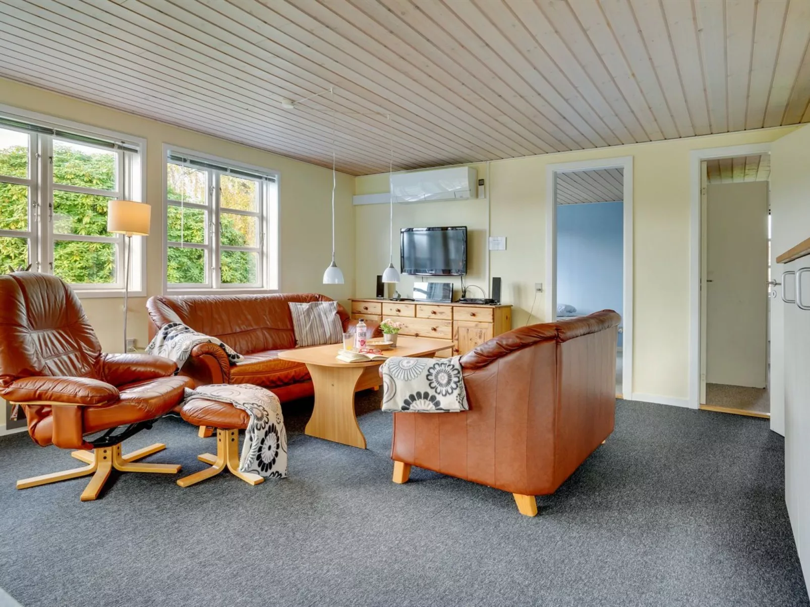 "Swaver" - 300m to the fjord-Binnen