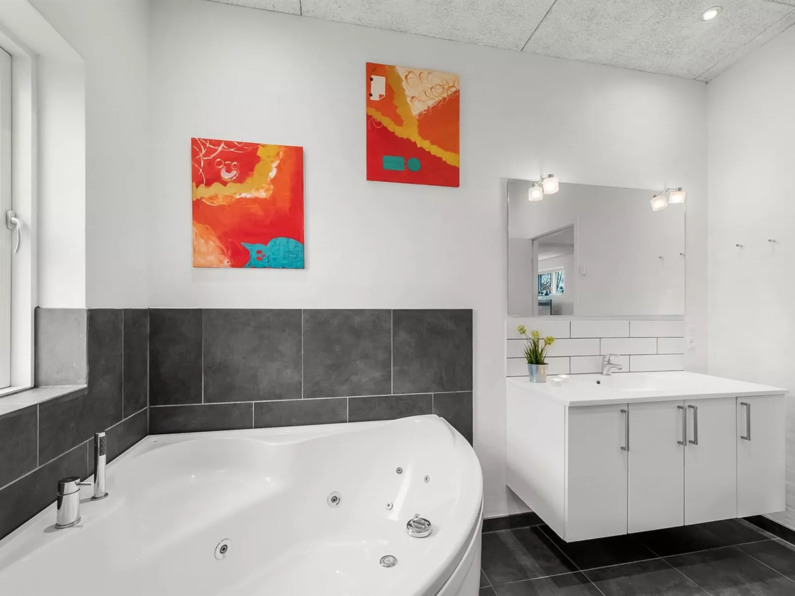 "Jarven" - 500m to the fjord-Binnen