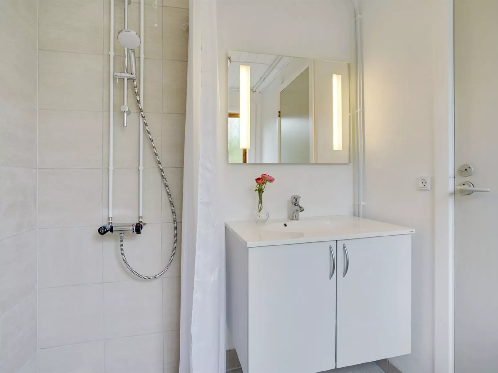 "Soraya" - 700m to the fjord-Binnen