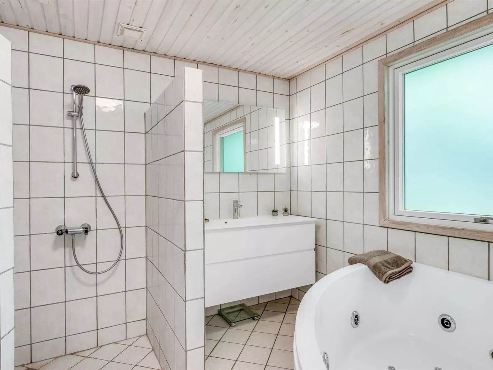 "Yall" - 1km from the sea-Binnen