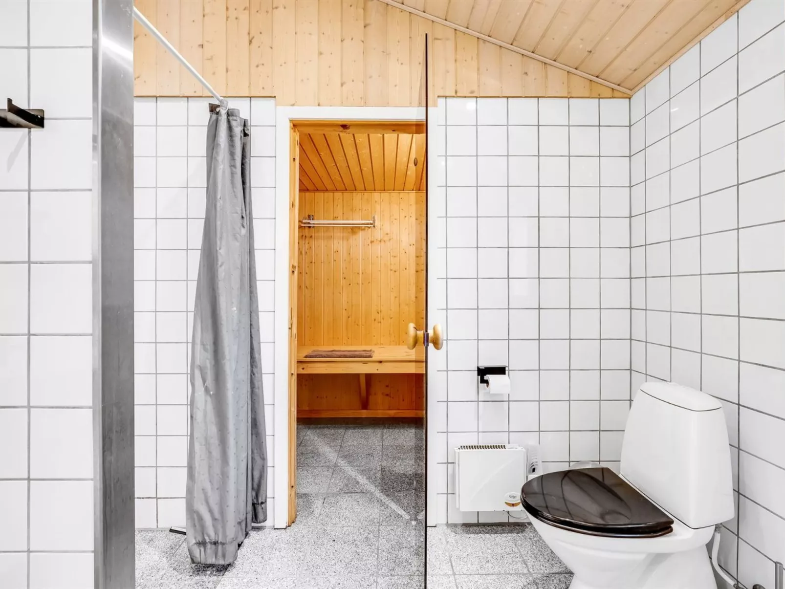 "Gurly" - 25km from the sea-Binnen