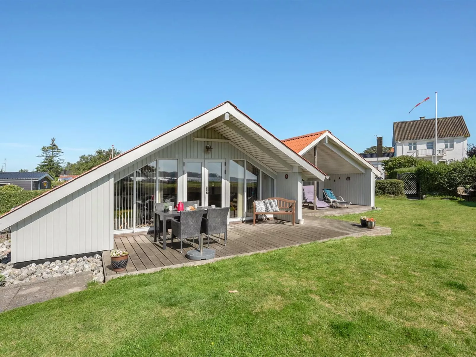 "Katrina" - 50m to the fjord-Buiten