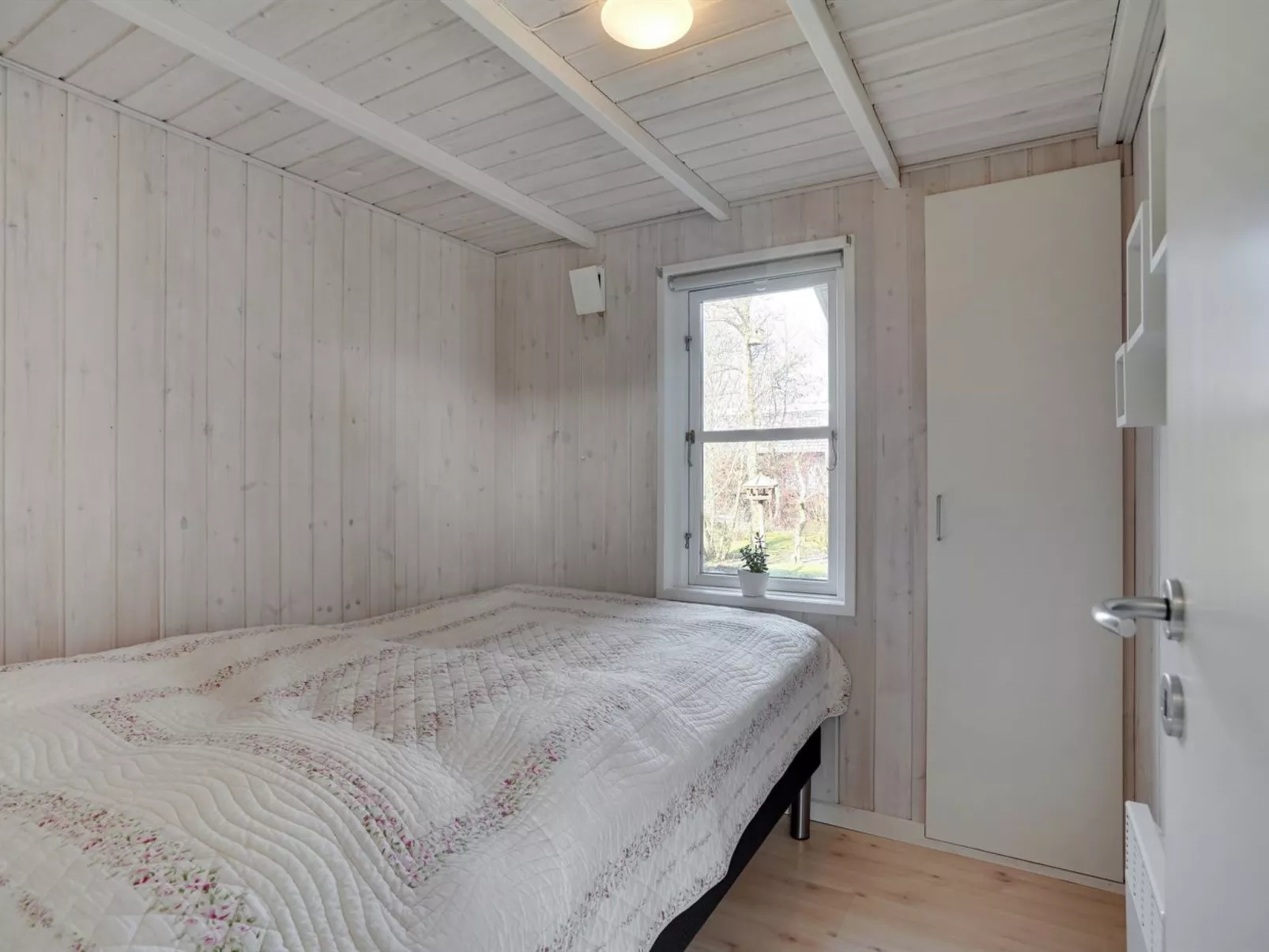 "Yara" - 1km to the fjord-Binnen