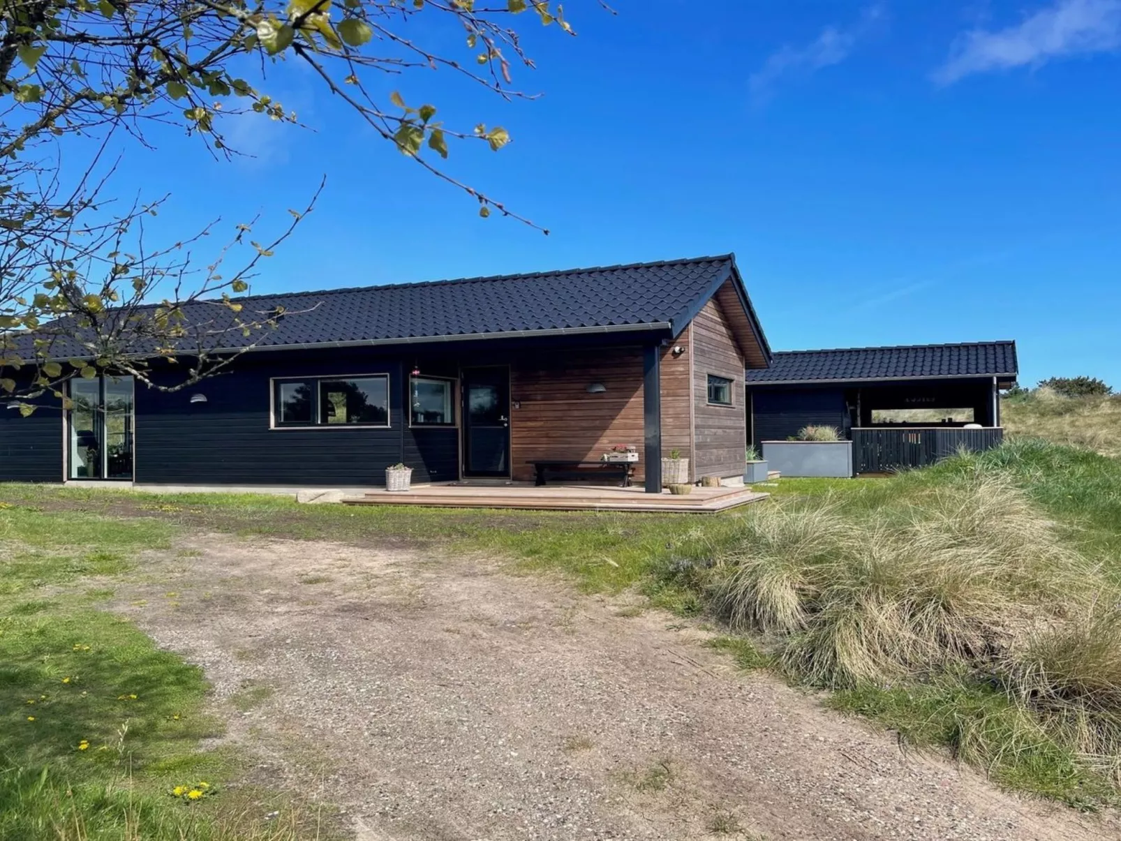 "Hinda" - 1.2km from the sea-Buiten