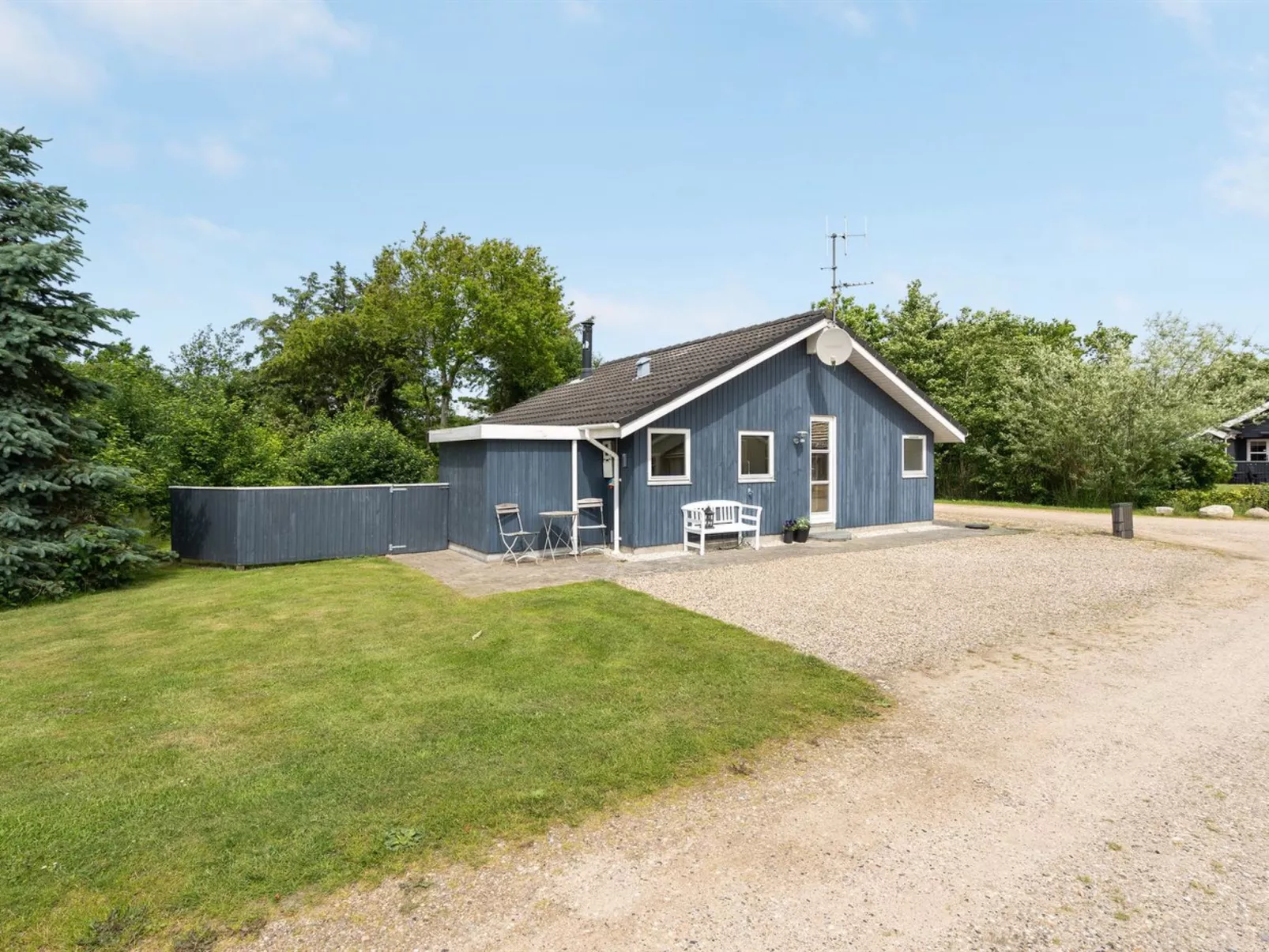 "Jarik" - 1.2km to the fjord-Buiten