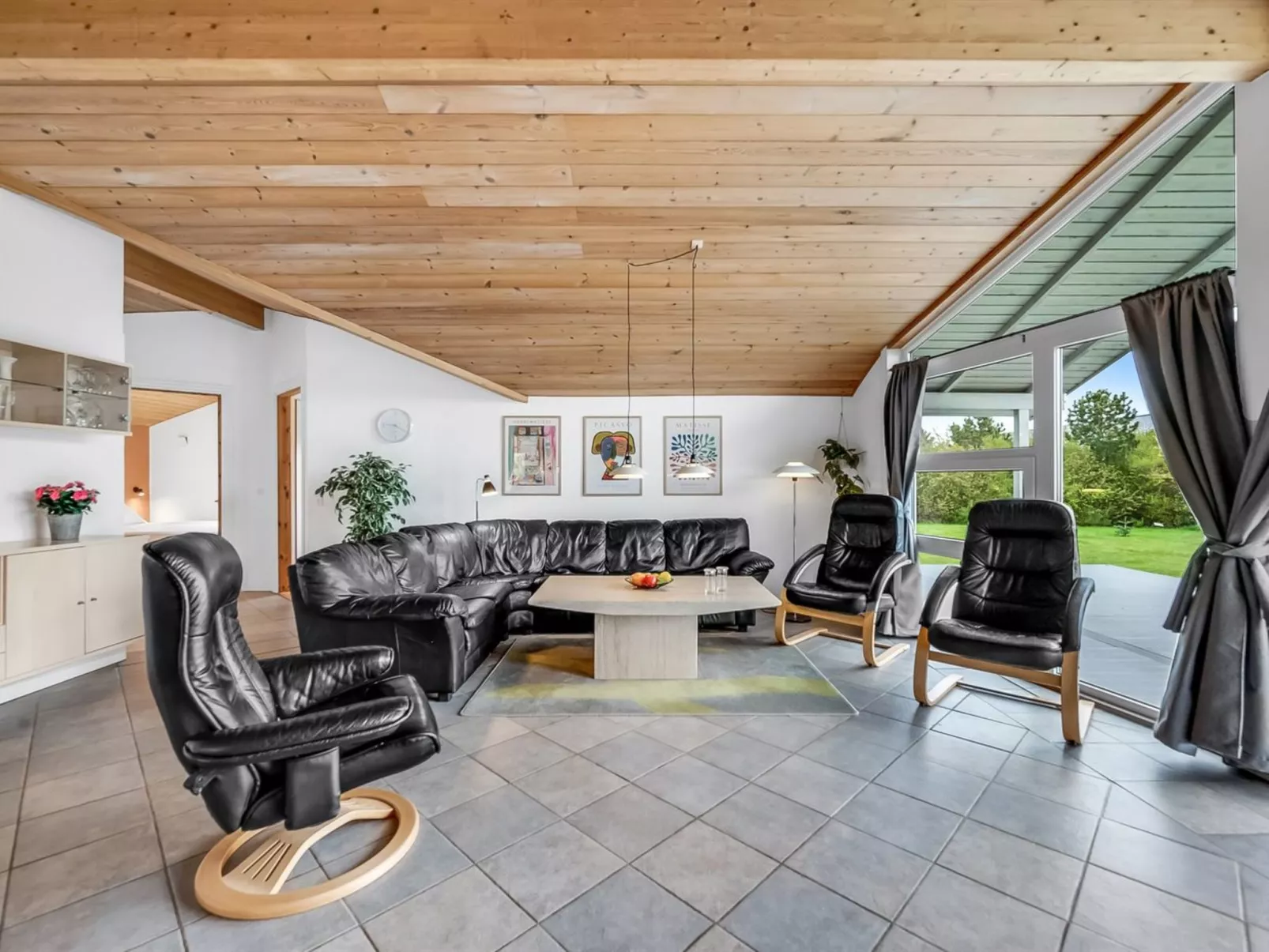 "Ingbritt" - 700m to the fjord-Binnen