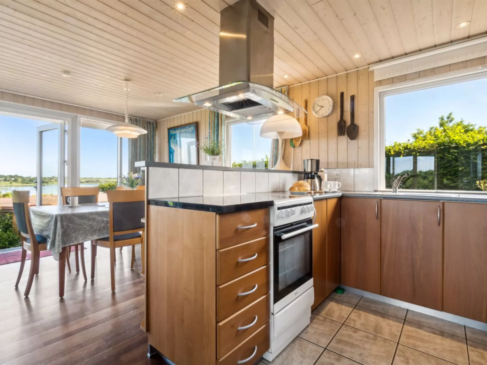 "Eleana" - 300m to the fjord-Binnen