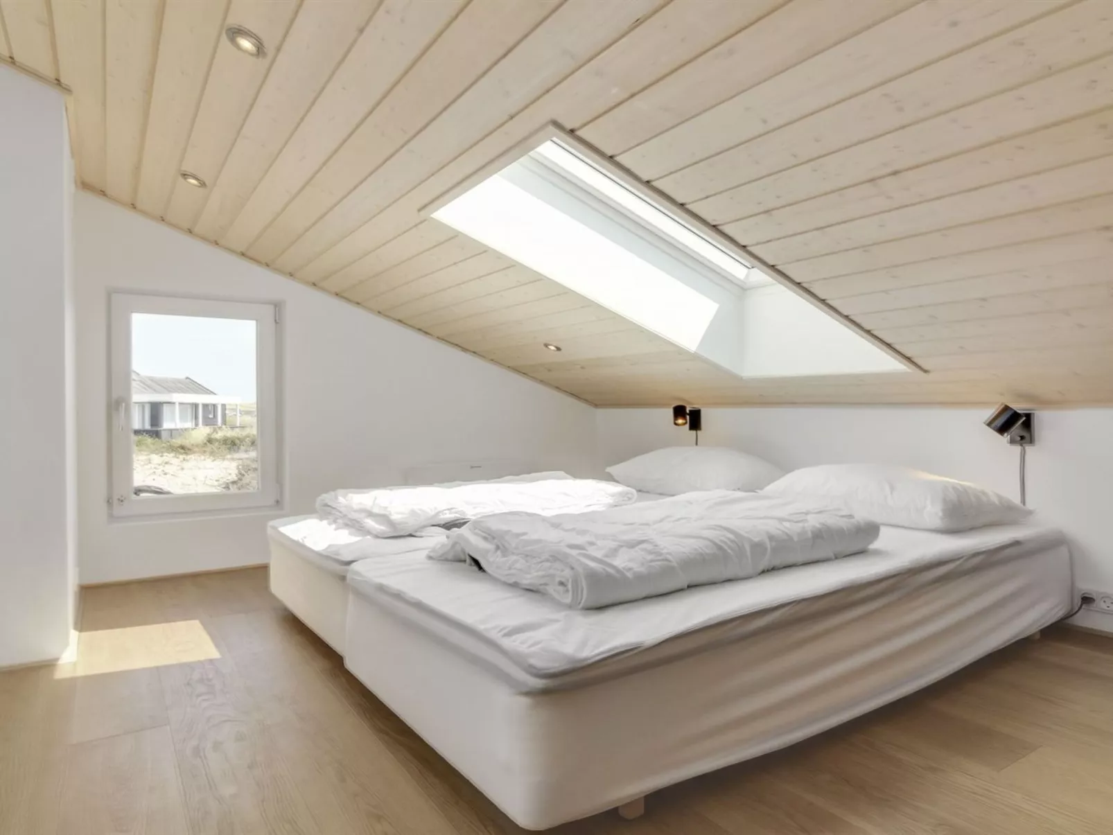 "Hroswitha" - 100m from the sea-Binnen