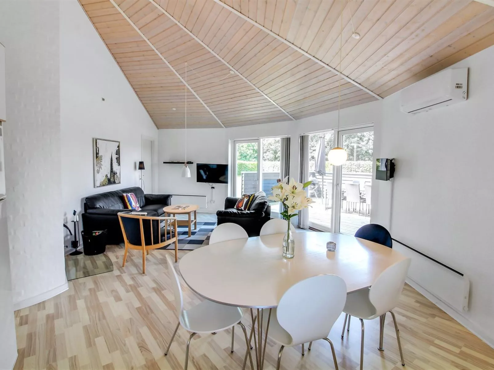 "Jani" - 25km from the sea-Binnen