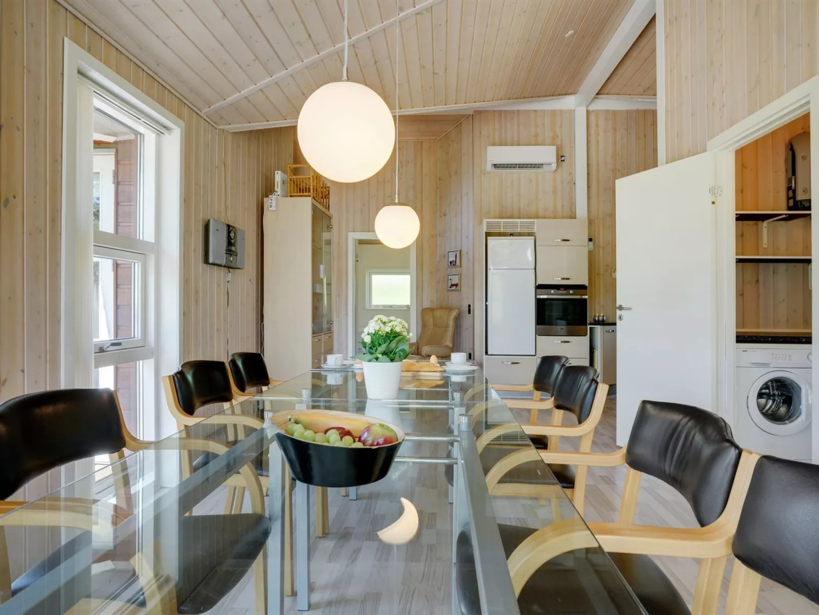 "Ebbi" - 36km from the sea-Binnen