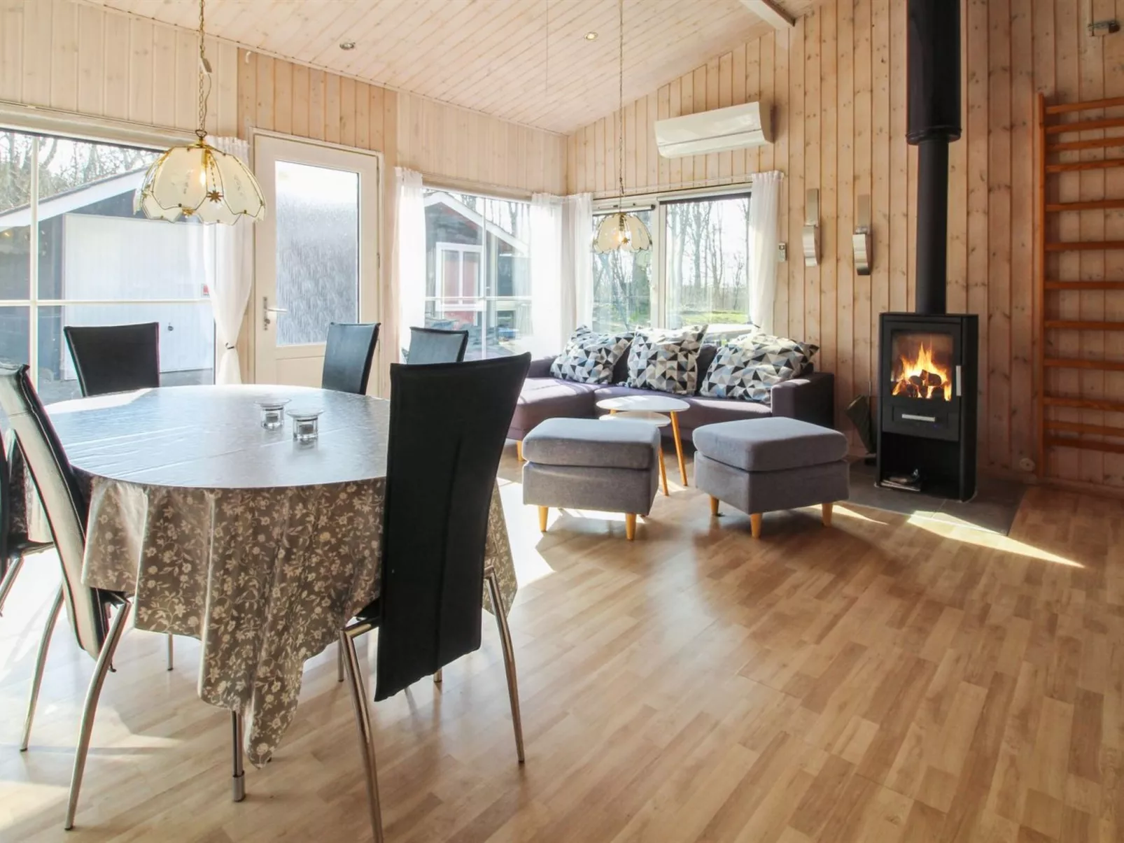 "Edy" - 25km from the sea-Binnen