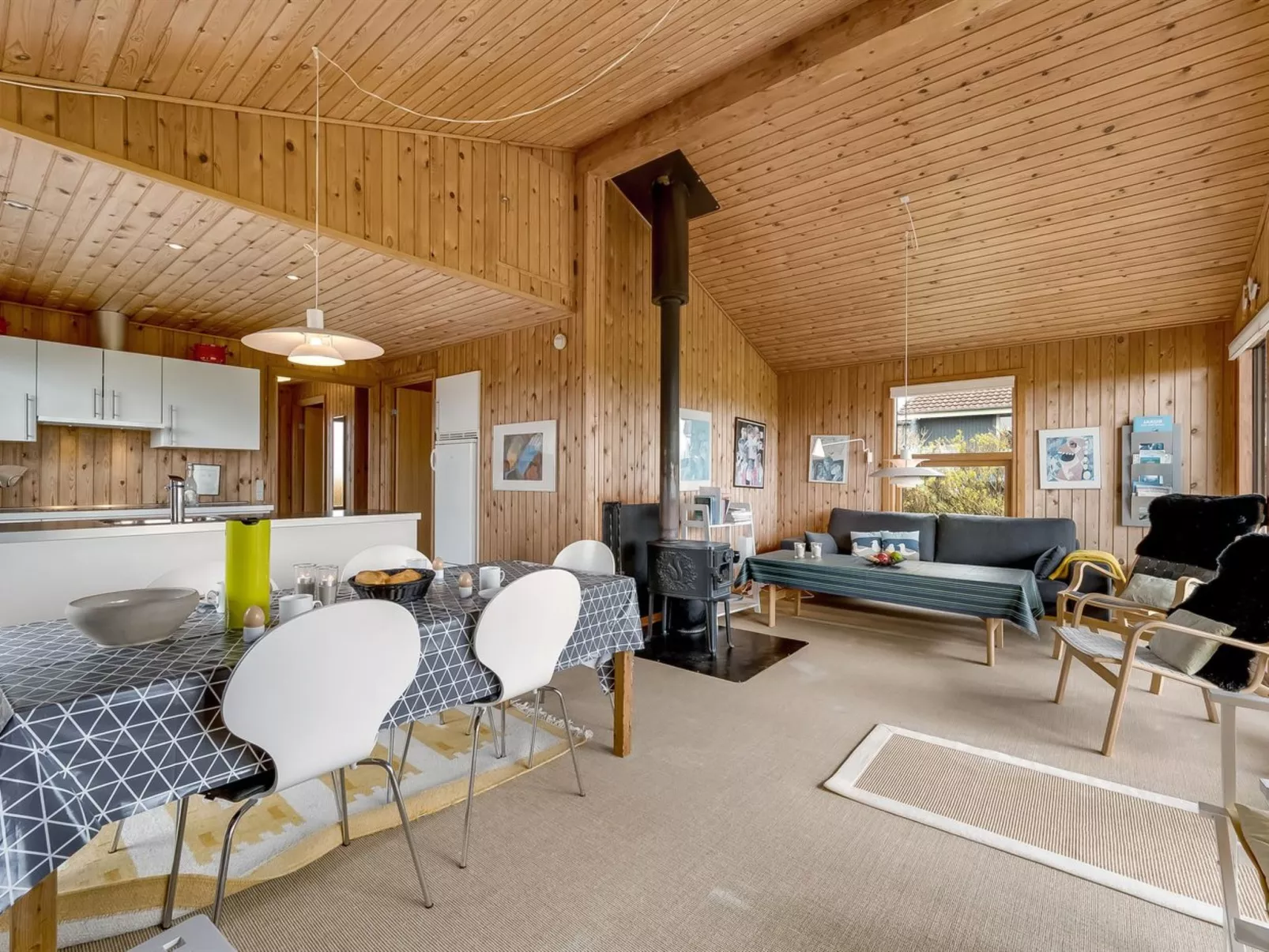 "Tanea" - 700m to the fjord-Binnen