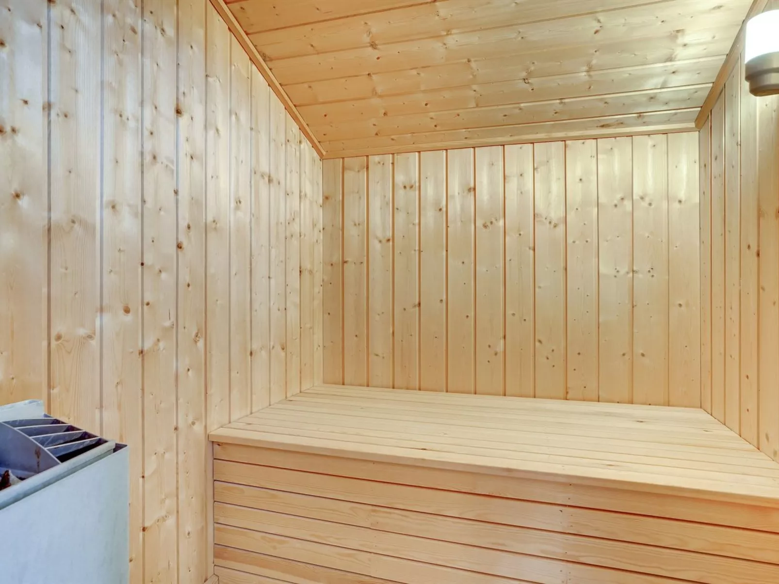 "Bovi" - 300m from the sea-Binnen