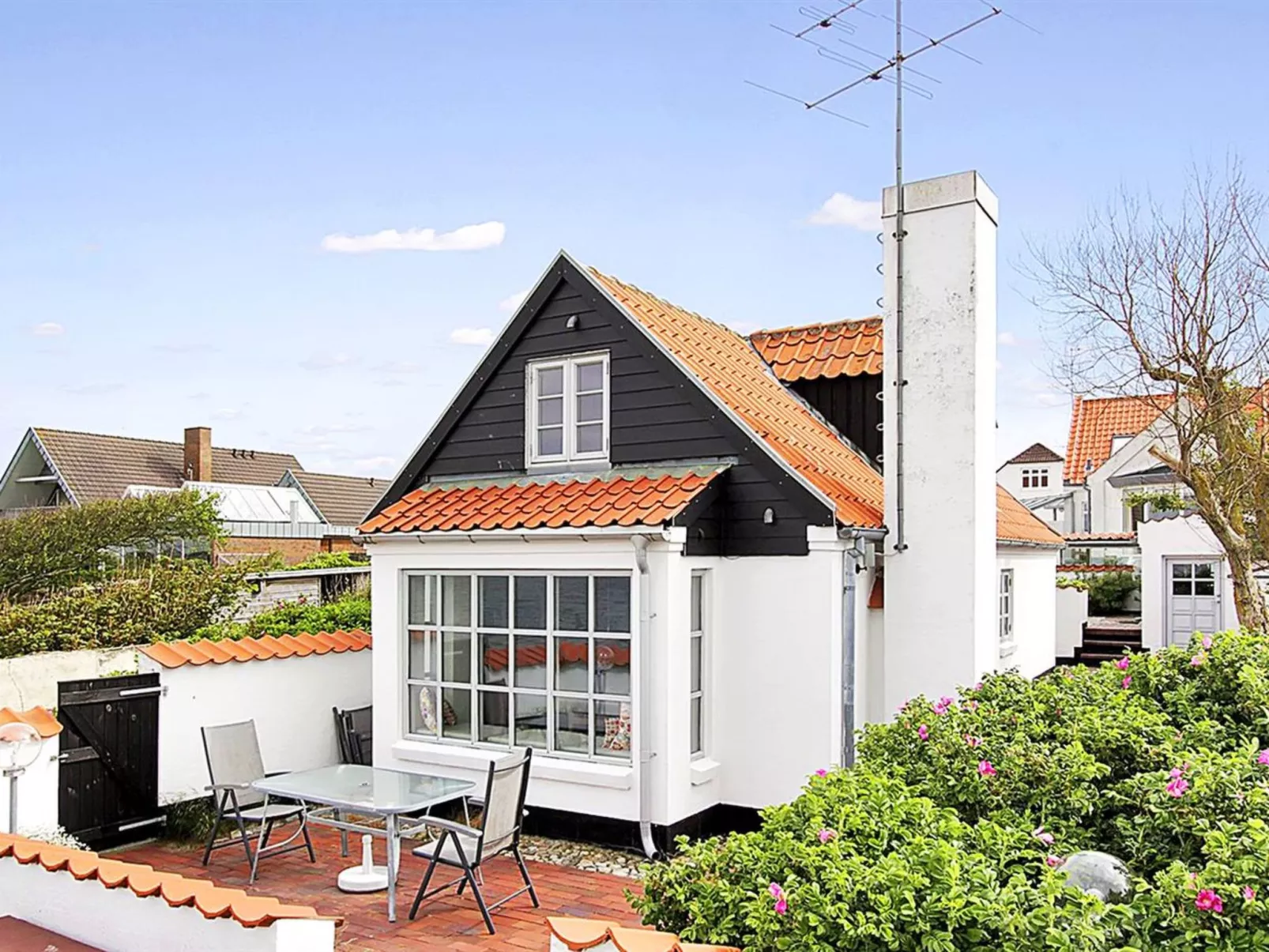 "Pauliina" - 10m to the fjord-Buiten