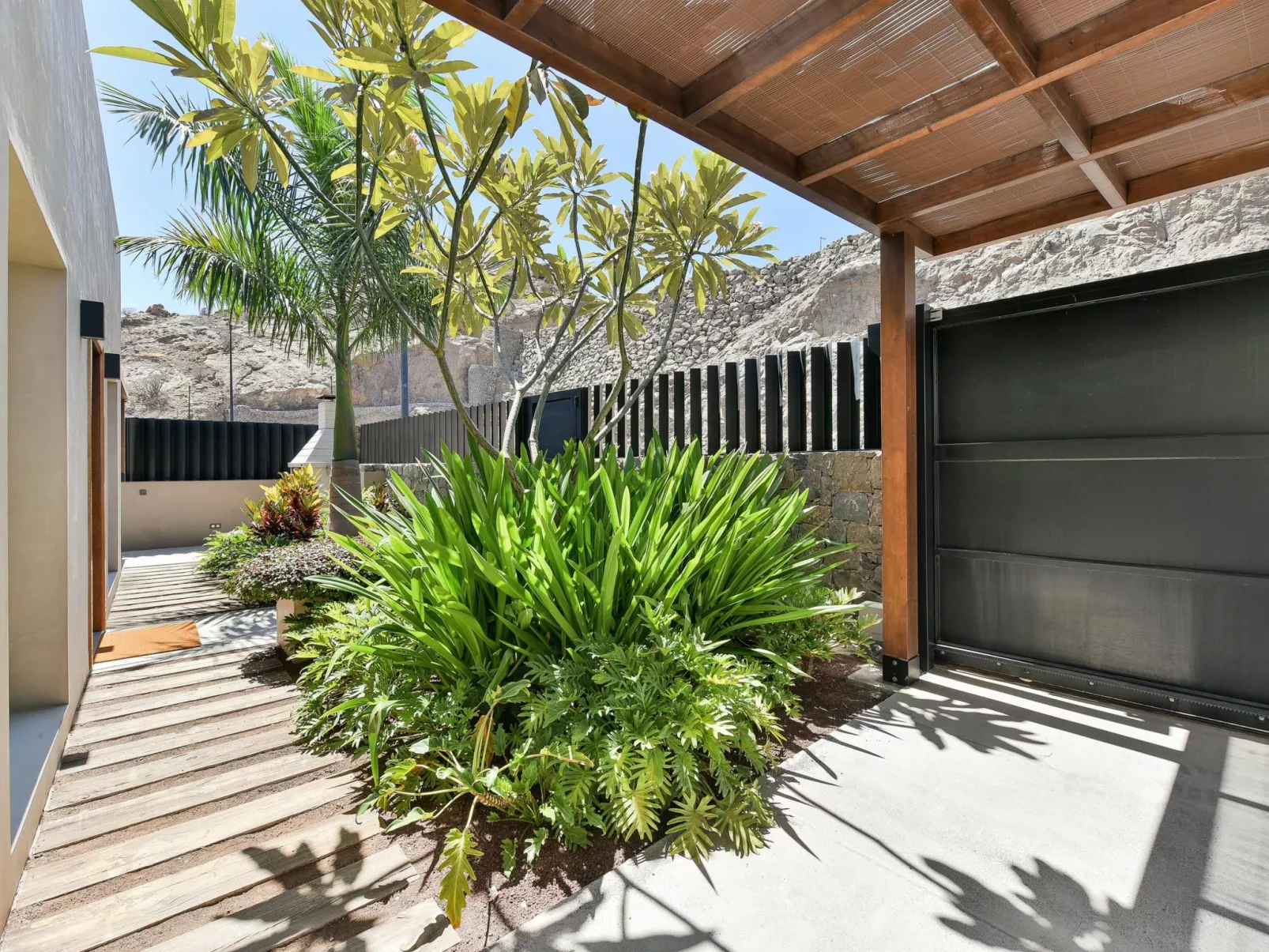 Almadies Tauro - Buiten