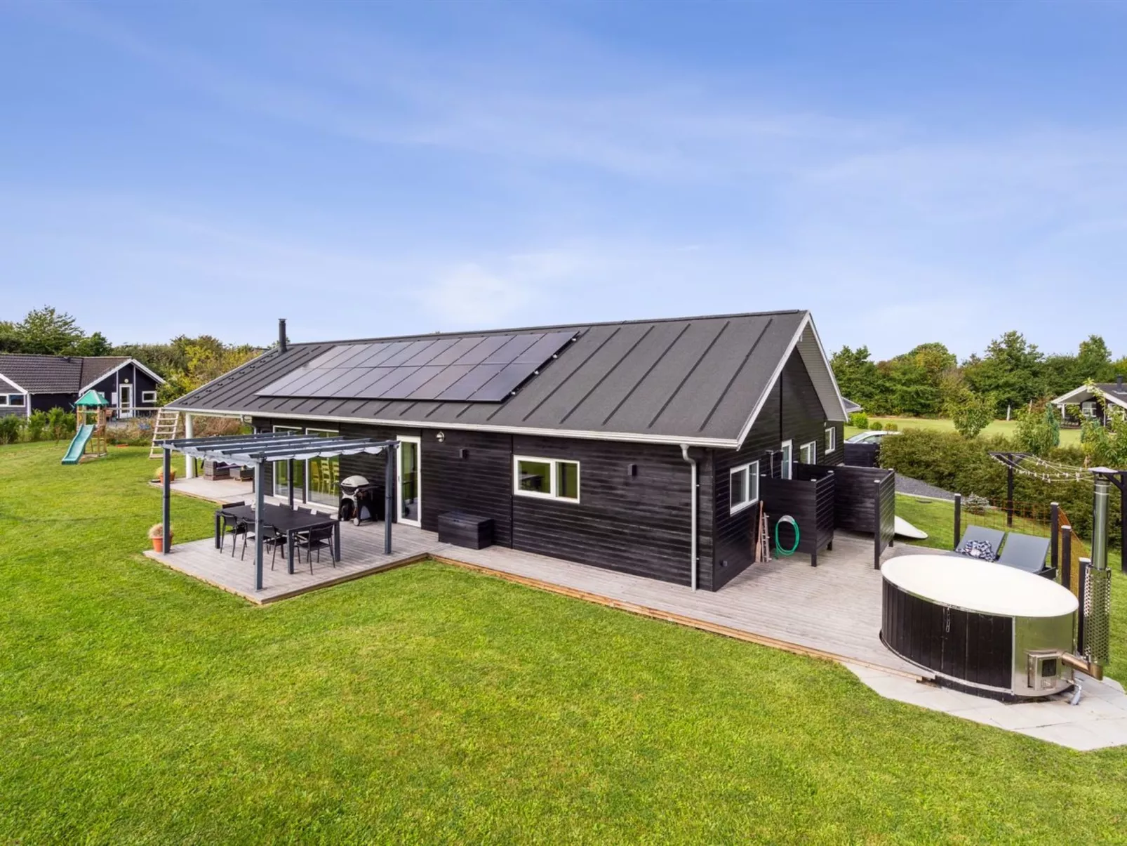 "Amdi" - 700m from the sea-Buiten