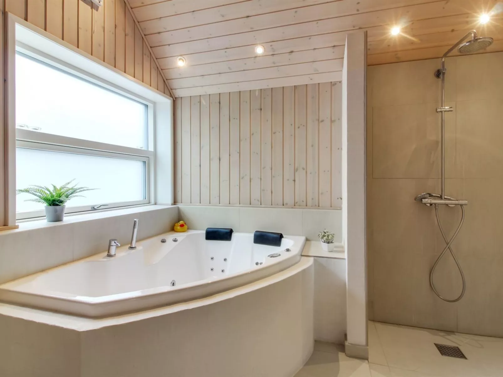 "Othinkarl" - 100m from the sea-Binnen