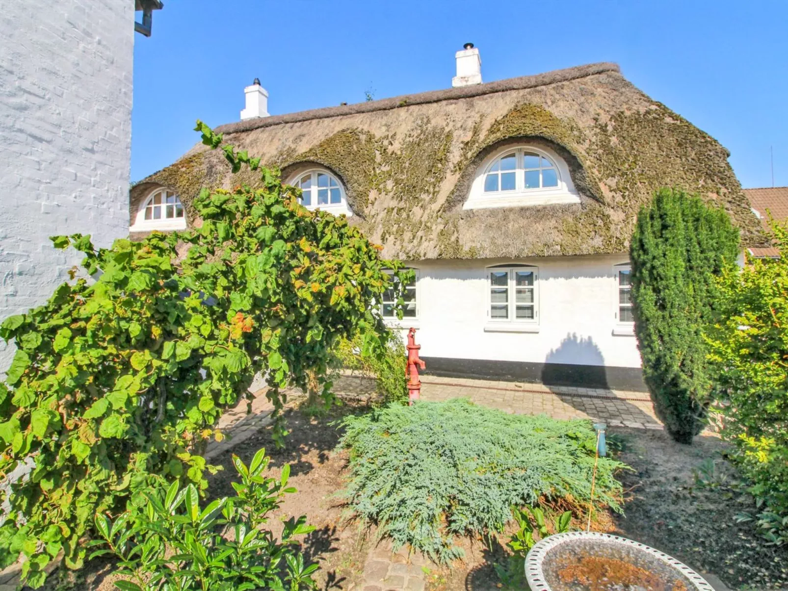 "Maelle" - 25km from the sea-Buiten