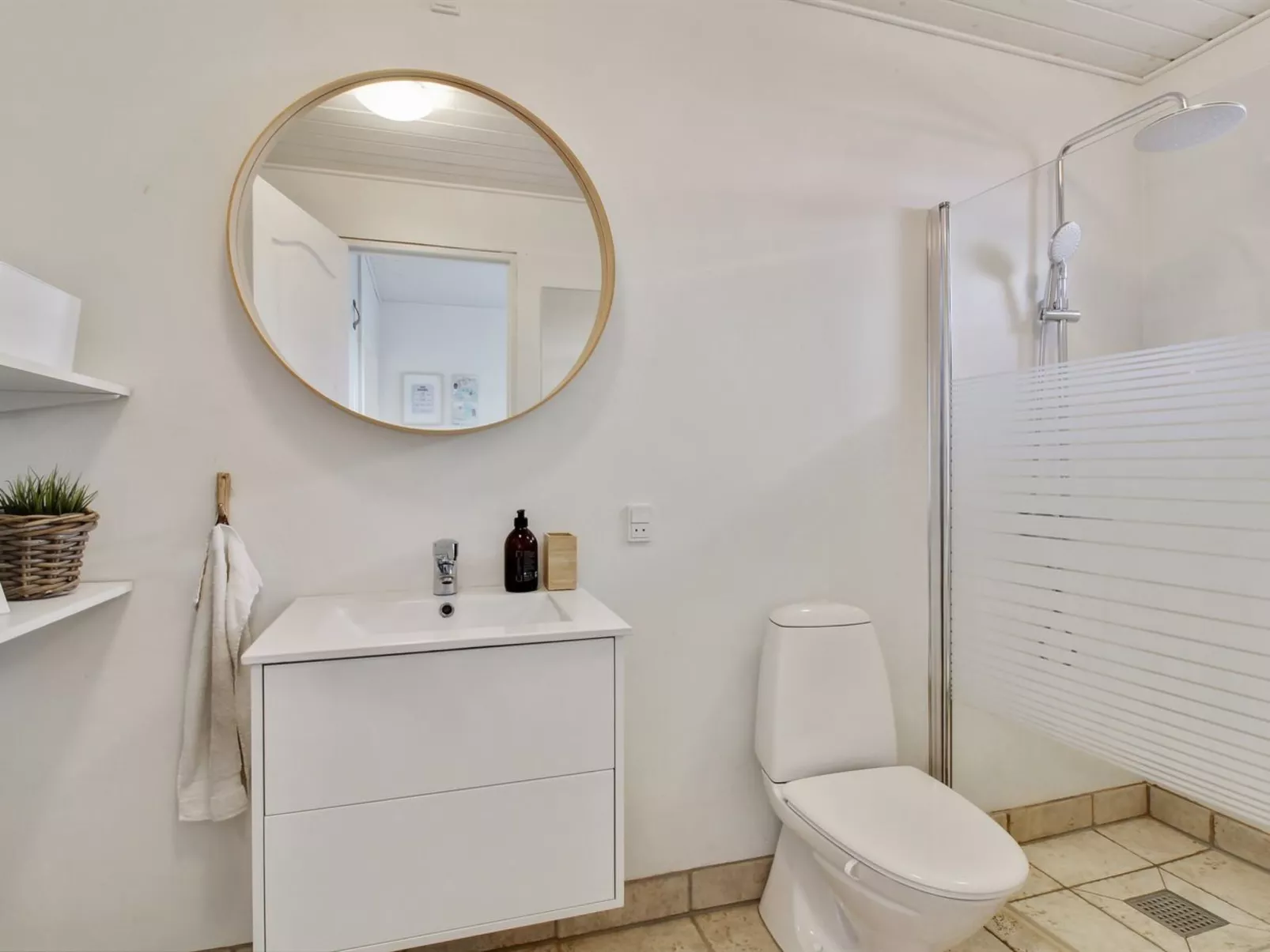 "Thorgny" - 900m from the sea-Binnen