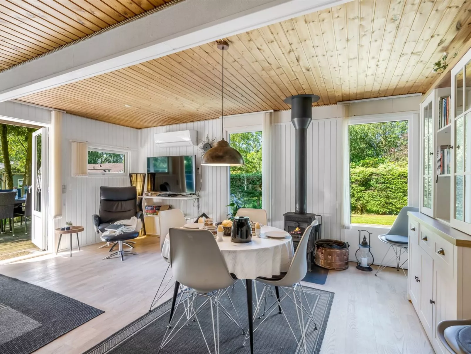 "Meo" - 30km from the sea-Binnen