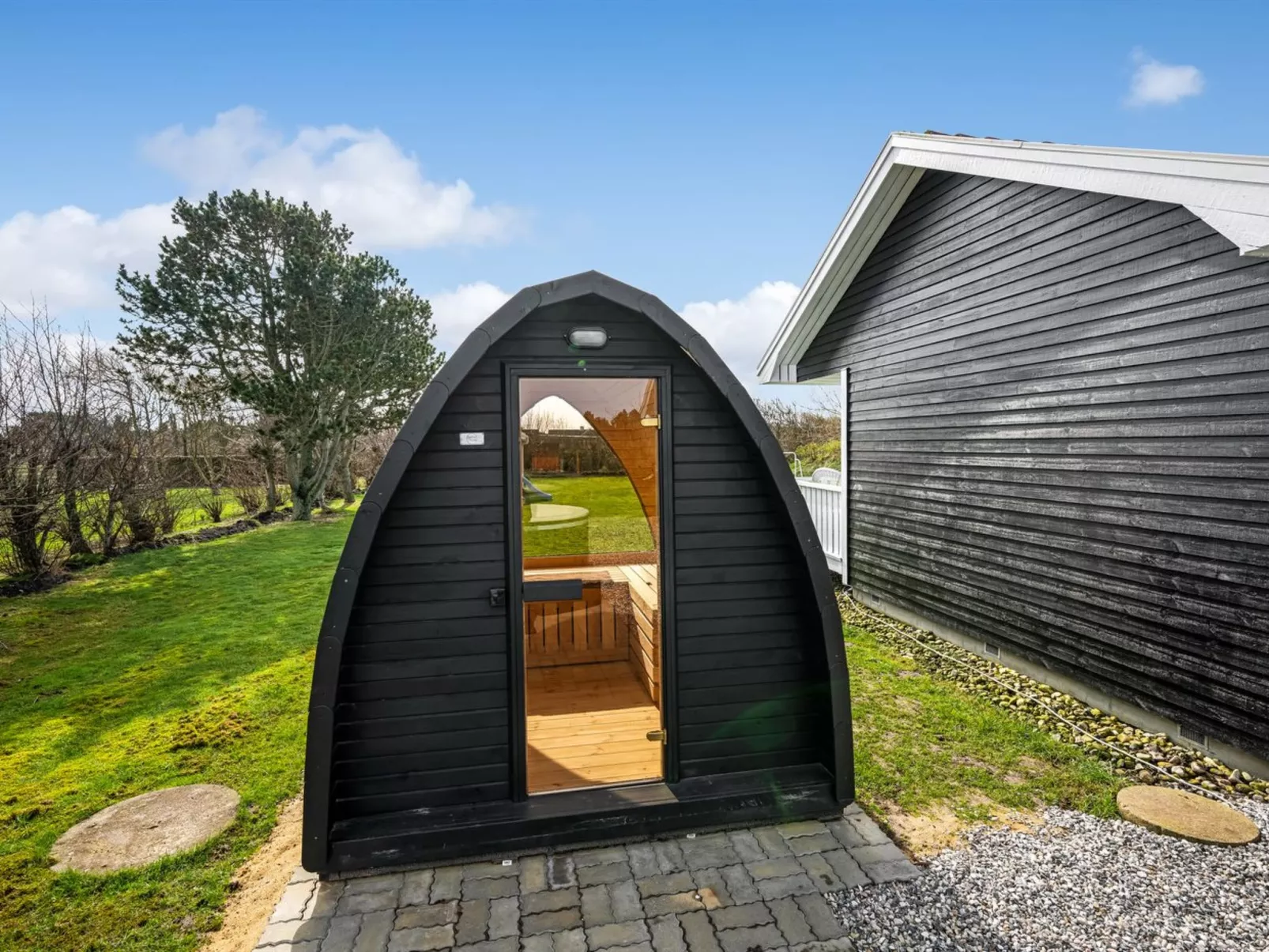 "Torhild" - 700m from the sea-Binnen