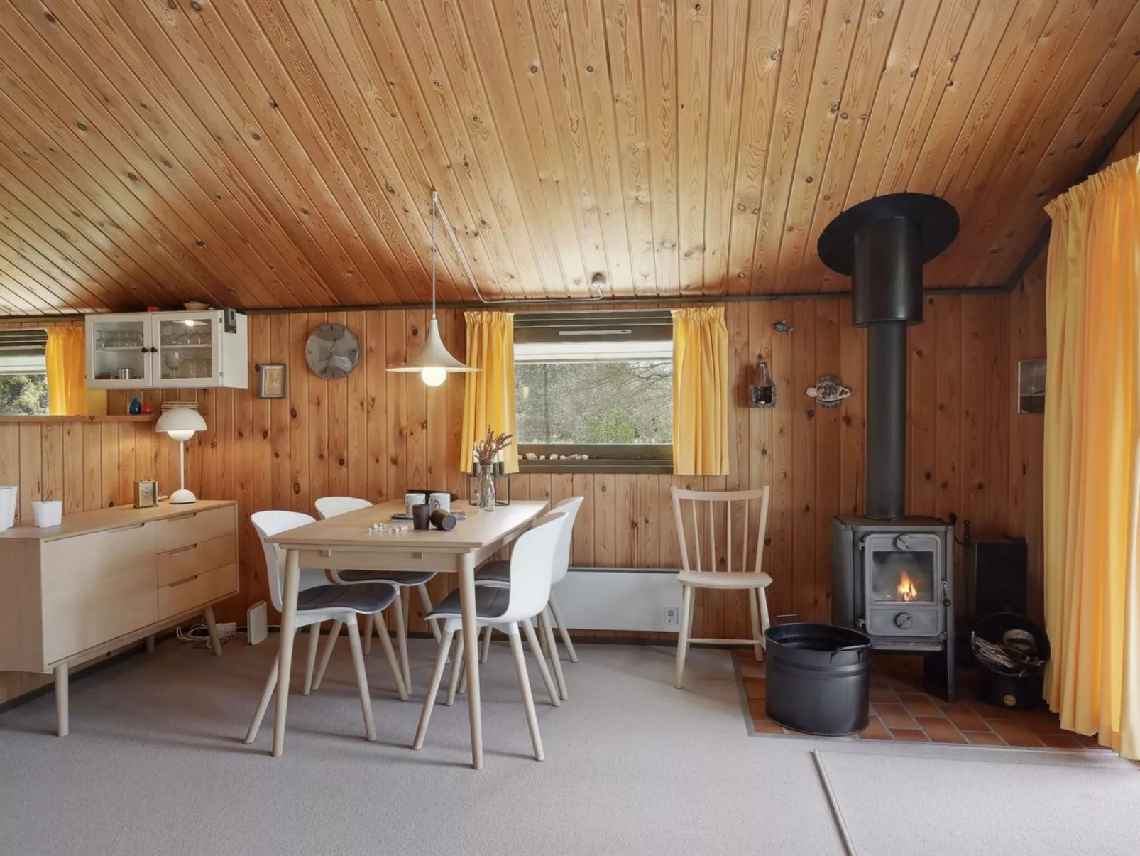 "Winter" - 500m from the sea-Binnen