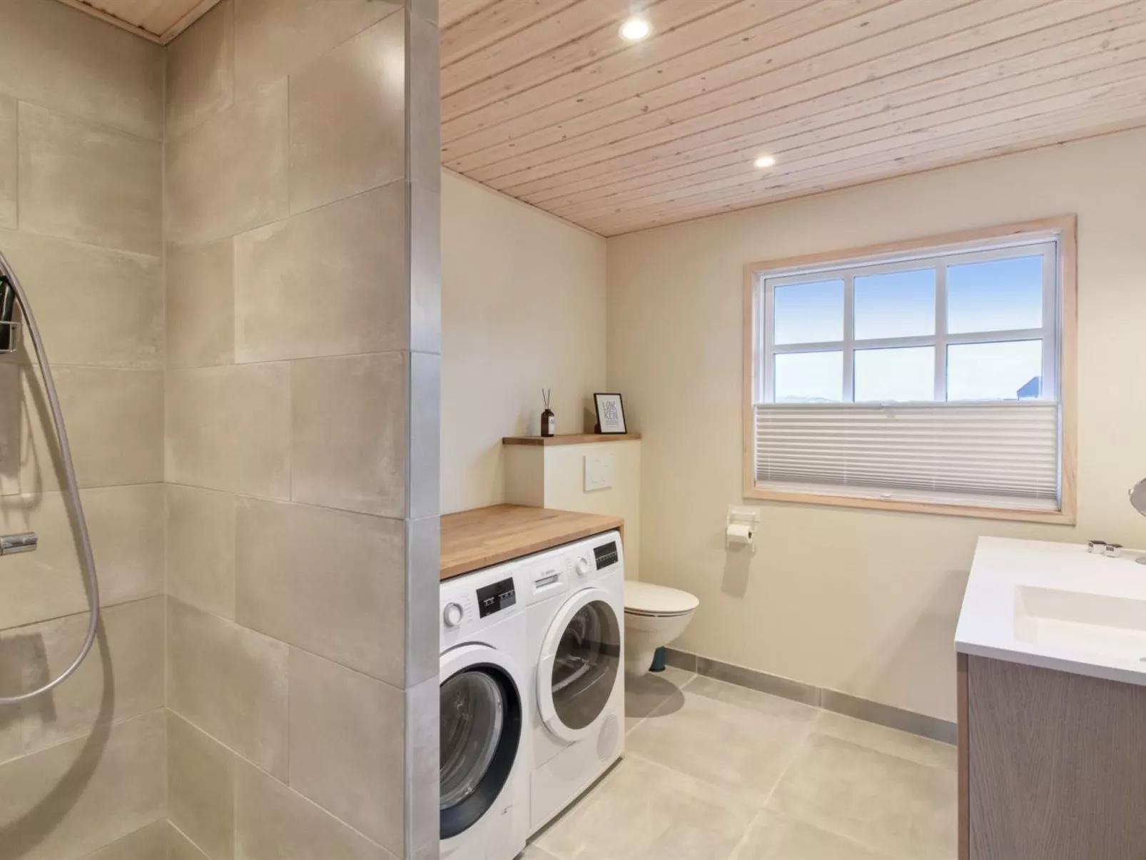 "Merina" - 150m from the sea-Binnen