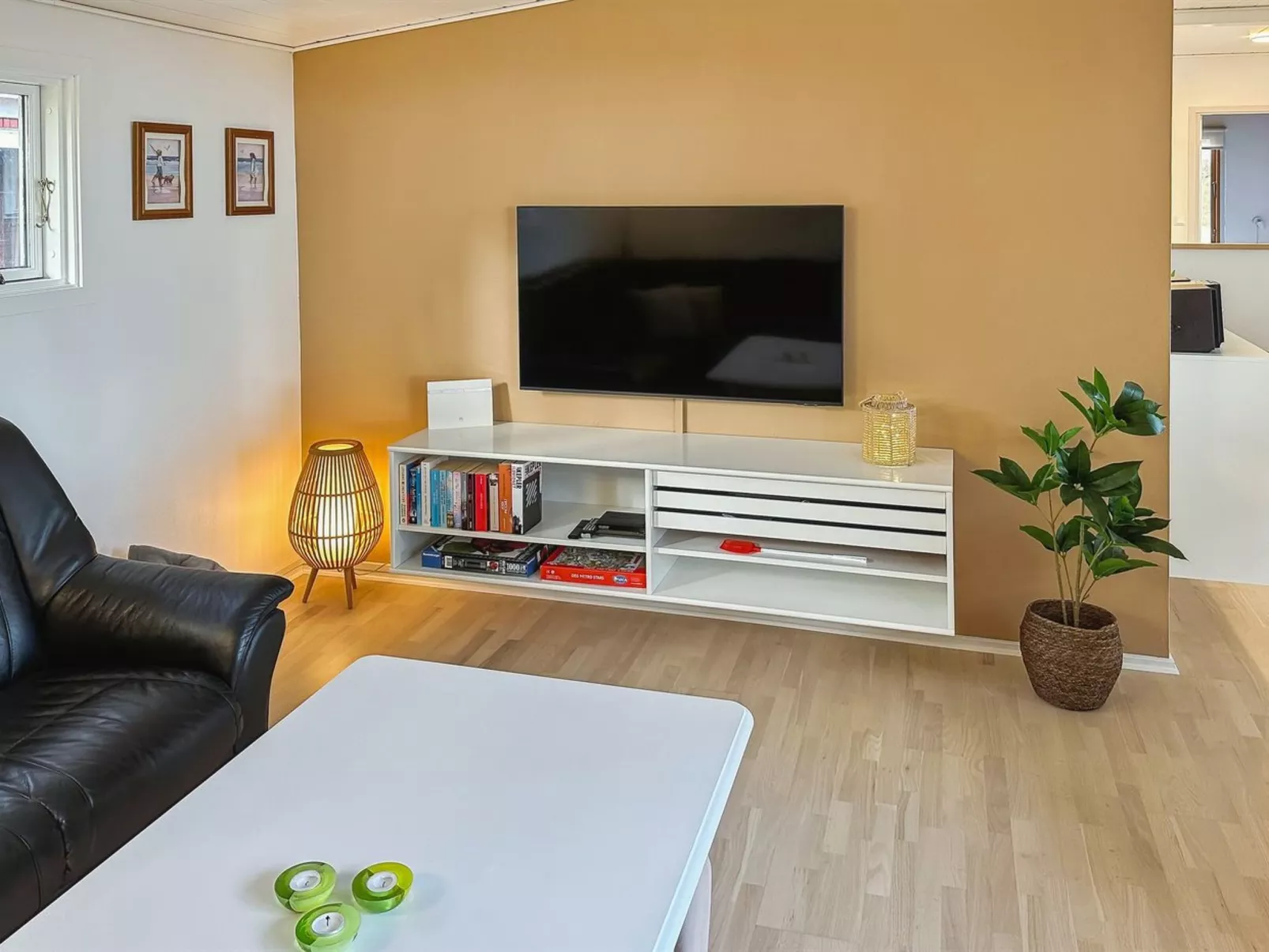 "Sanela" - 25m from the sea-Binnen