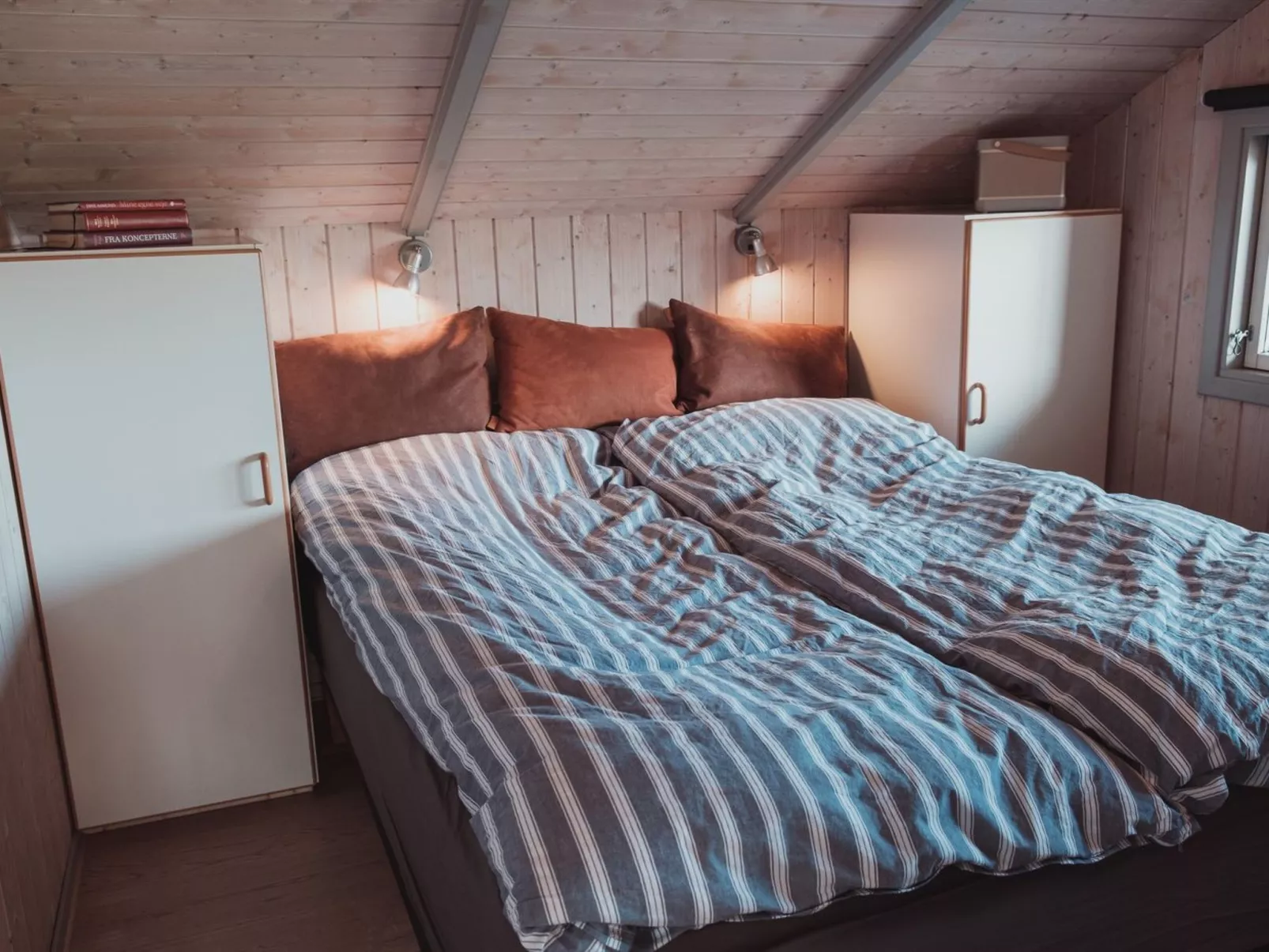 "Neno" - 100m from the sea-Binnen