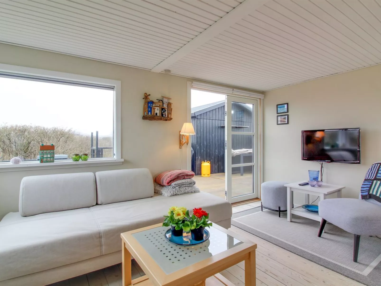 "Edvia" - 300m from the sea-Binnen