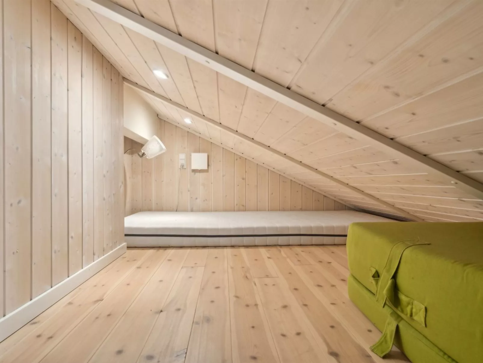 "Fatima" - 400m from the sea-Binnen