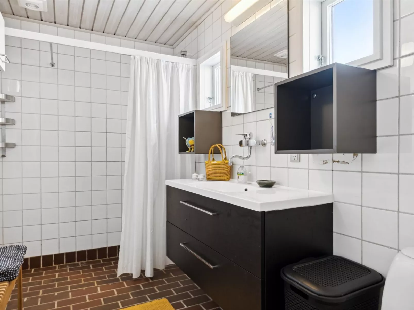 "Leny" - 900m from the sea-Binnen