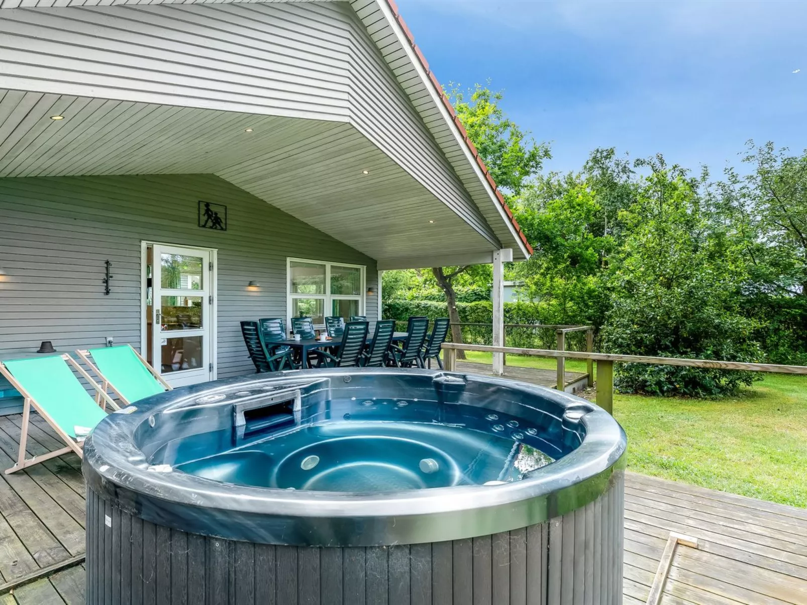 "Gravers" - 100m from the sea-Binnen