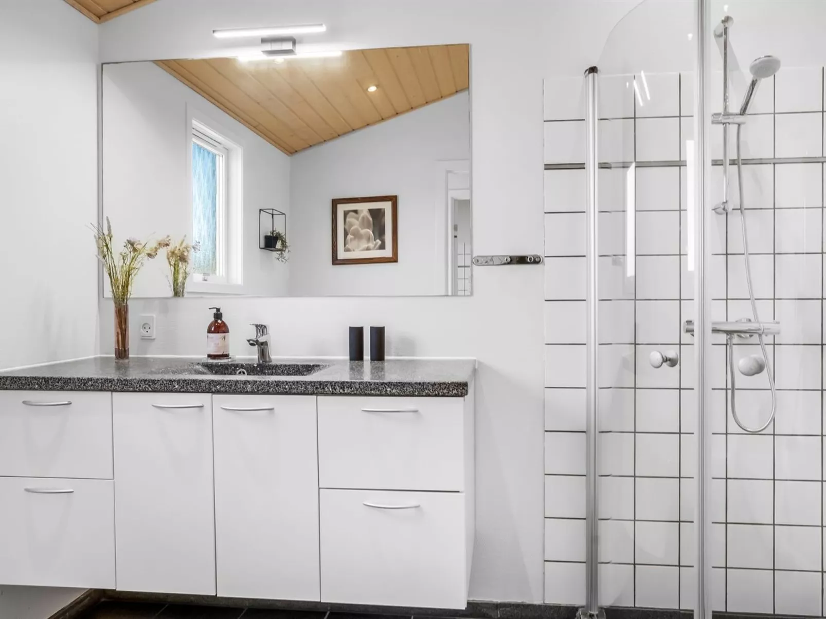 "Rudy" - 800m from the sea-Binnen