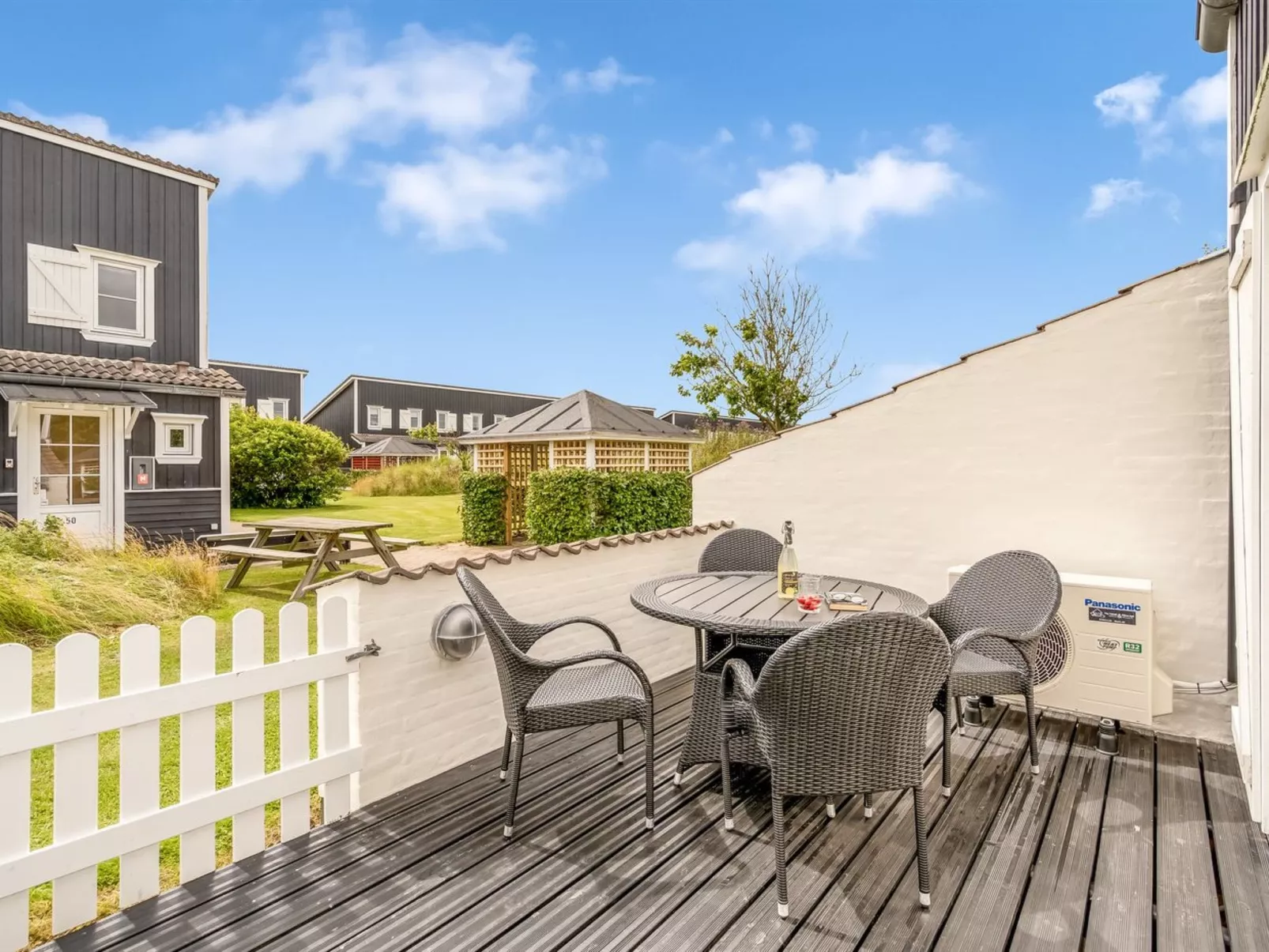 "Milly" - 150m to the fjord-Buiten