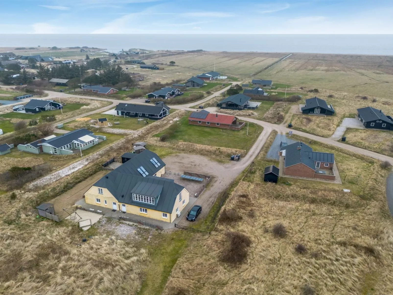 "Nafne" - 1.2km from the sea-Buiten