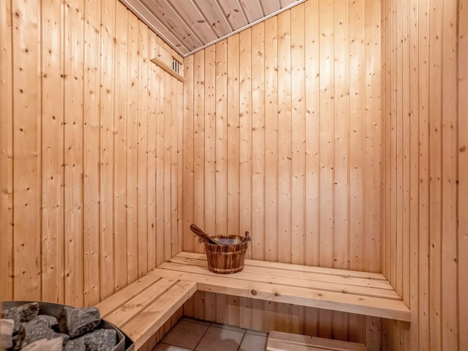 "Helena" - 700m from the sea-Binnen