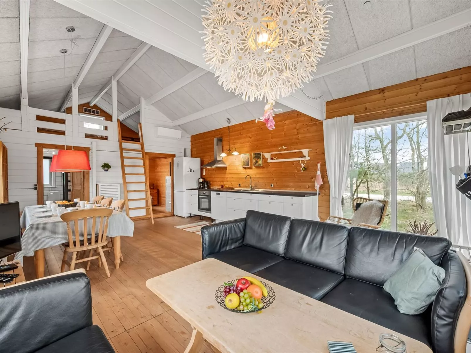 "Oddger" - 250m to the fjord-Binnen