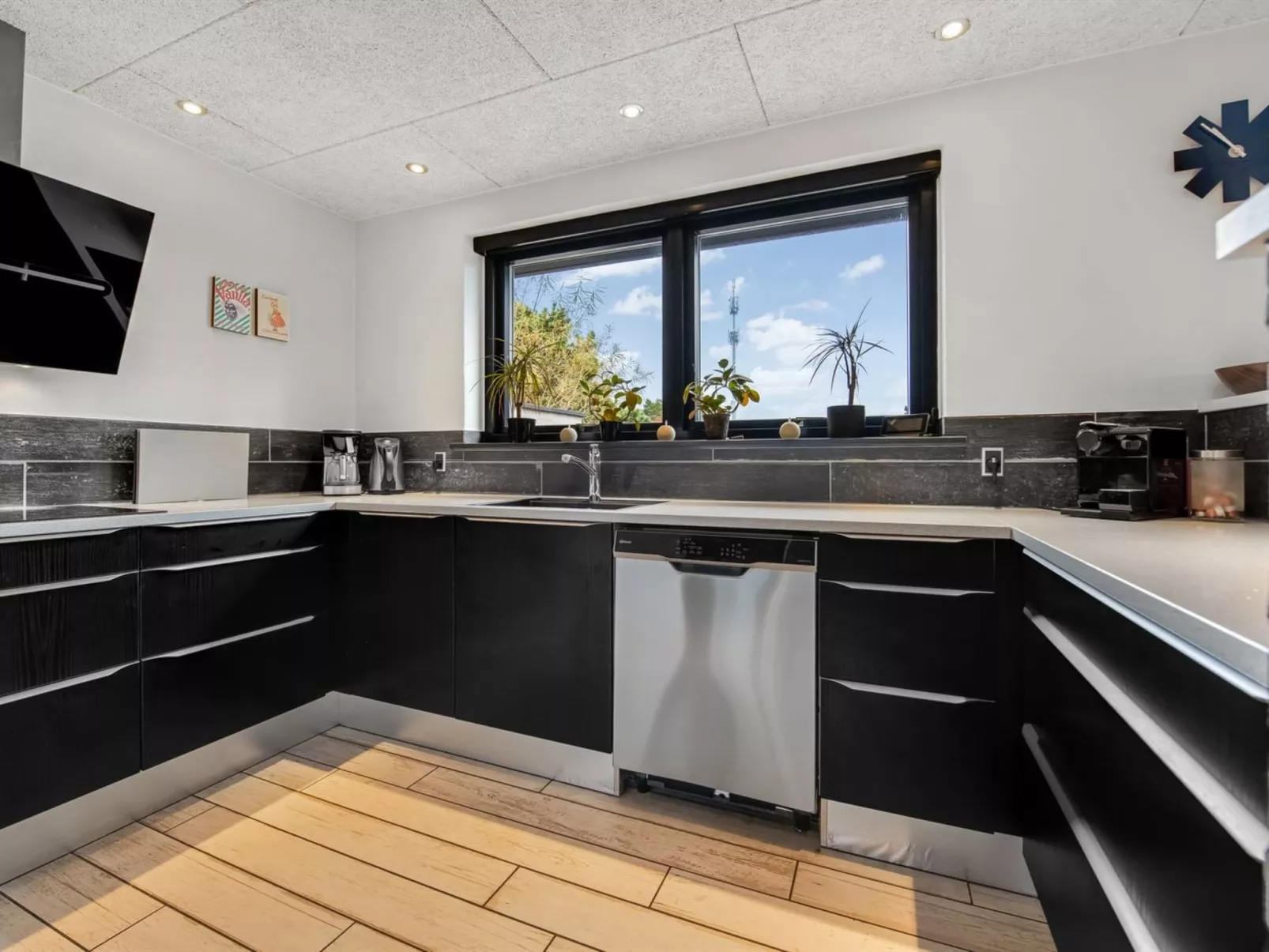 "Nona" - 1.1km from the sea-Binnen