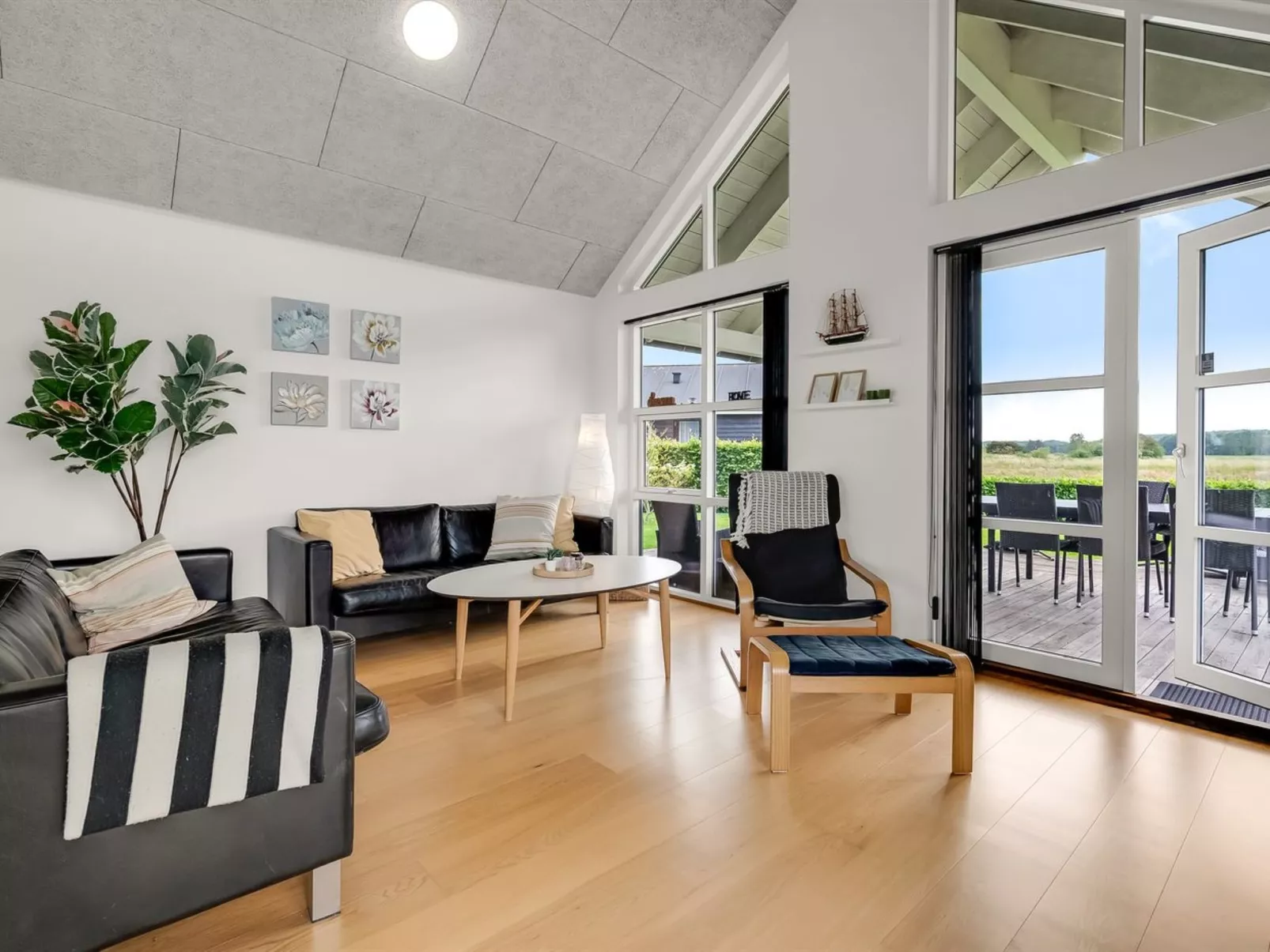 "Bernice" - 900m from the sea-Binnen