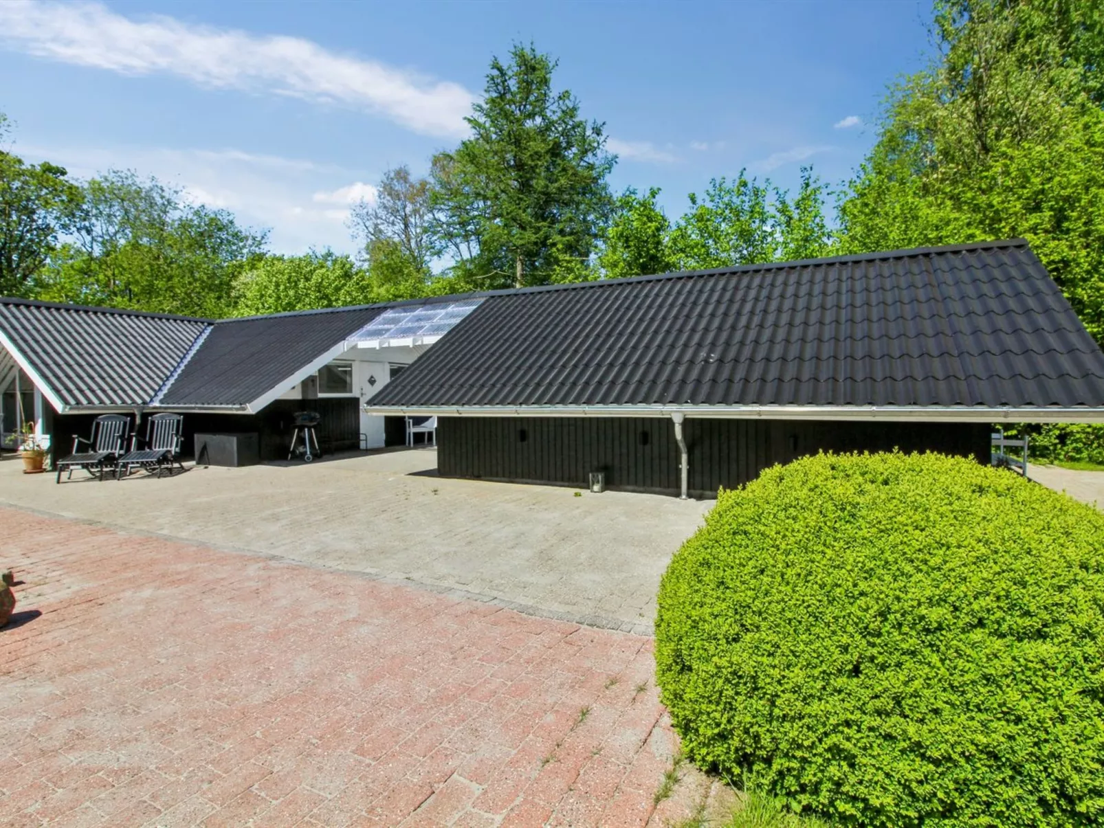 "Jaakob" - 30km from the sea-Buiten