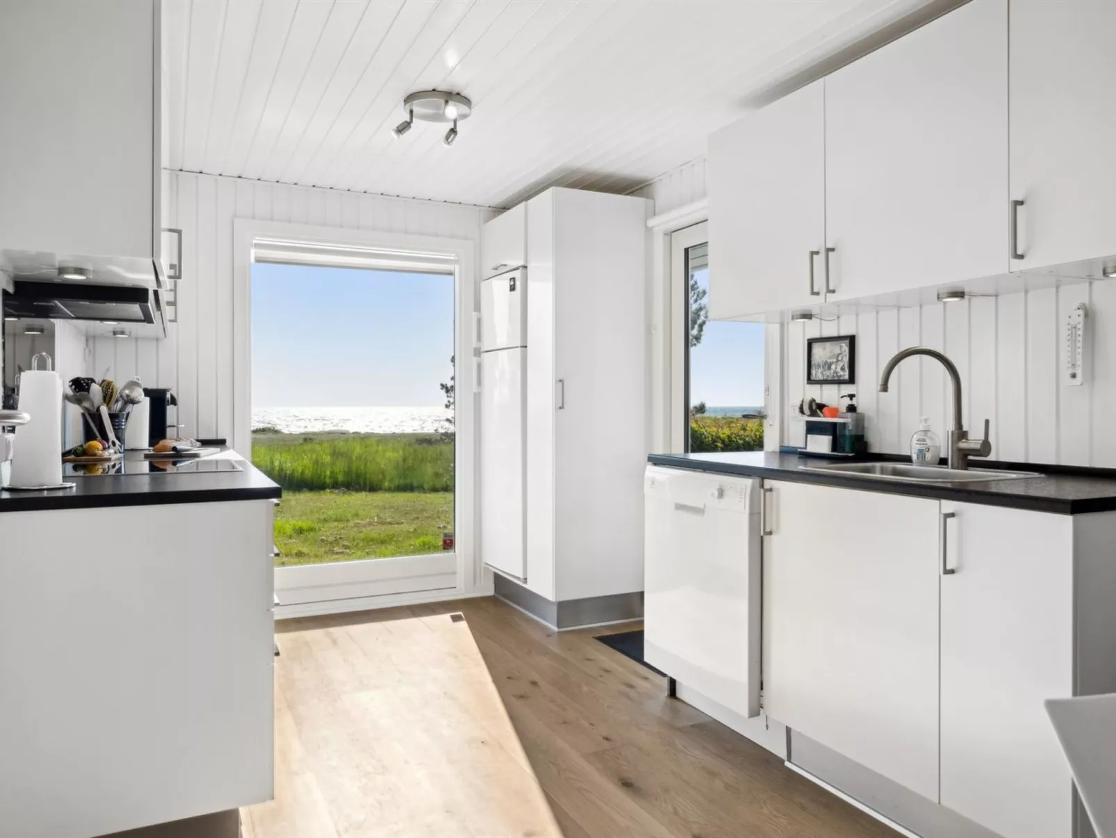 "Gerwin" - 150m from the sea-Binnen