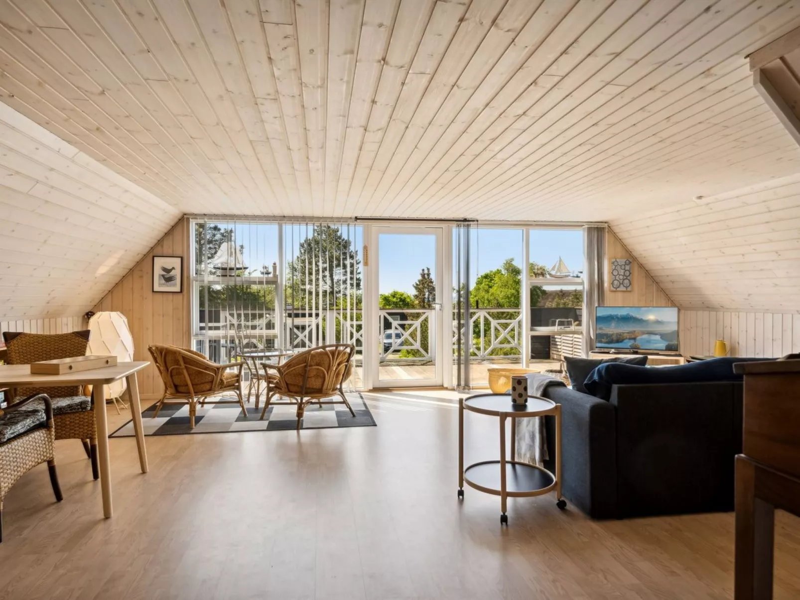 "Eikka" - 100m from the sea-Binnen