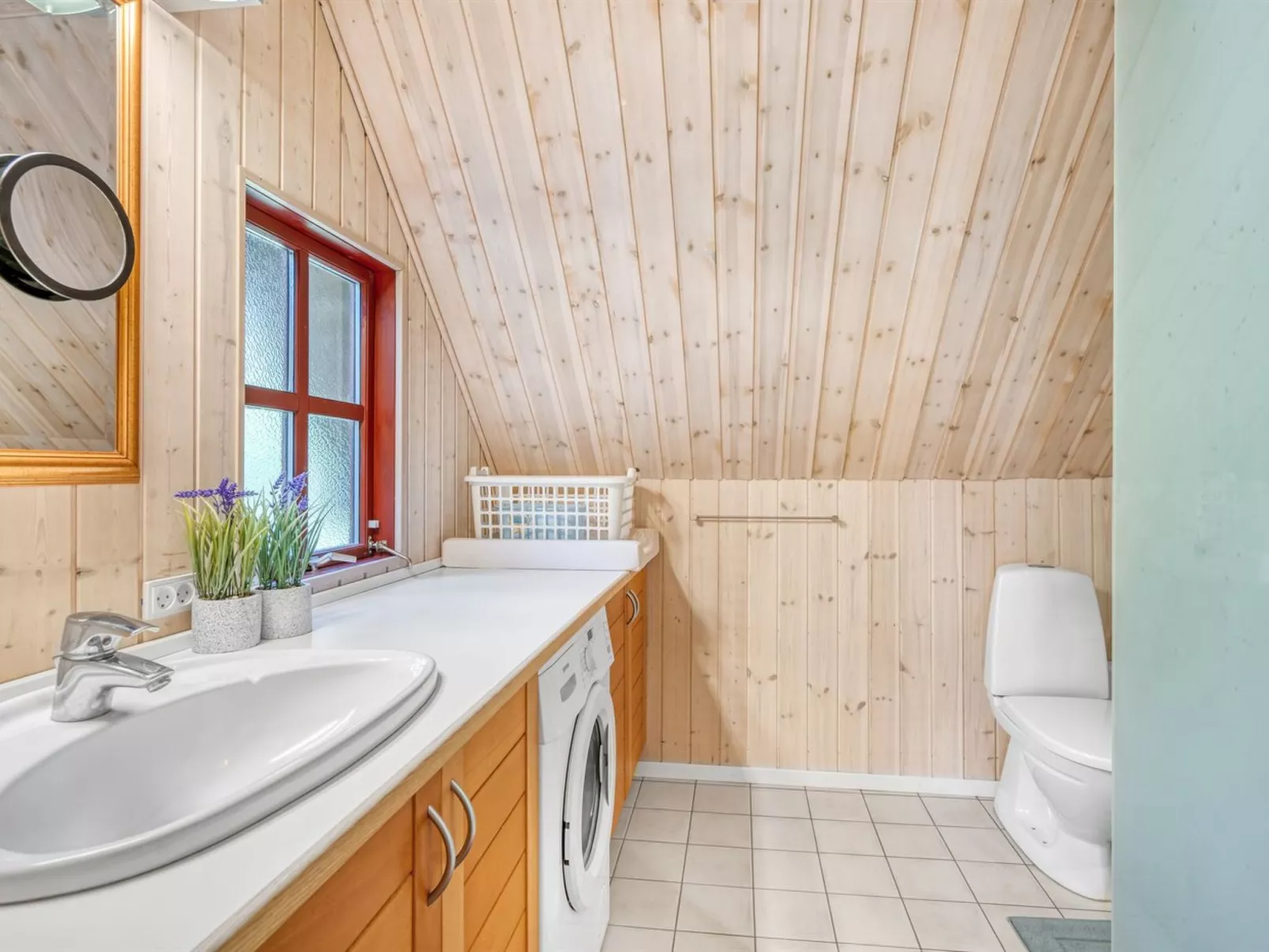 "Niesina" - 600m to the fjord-Binnen