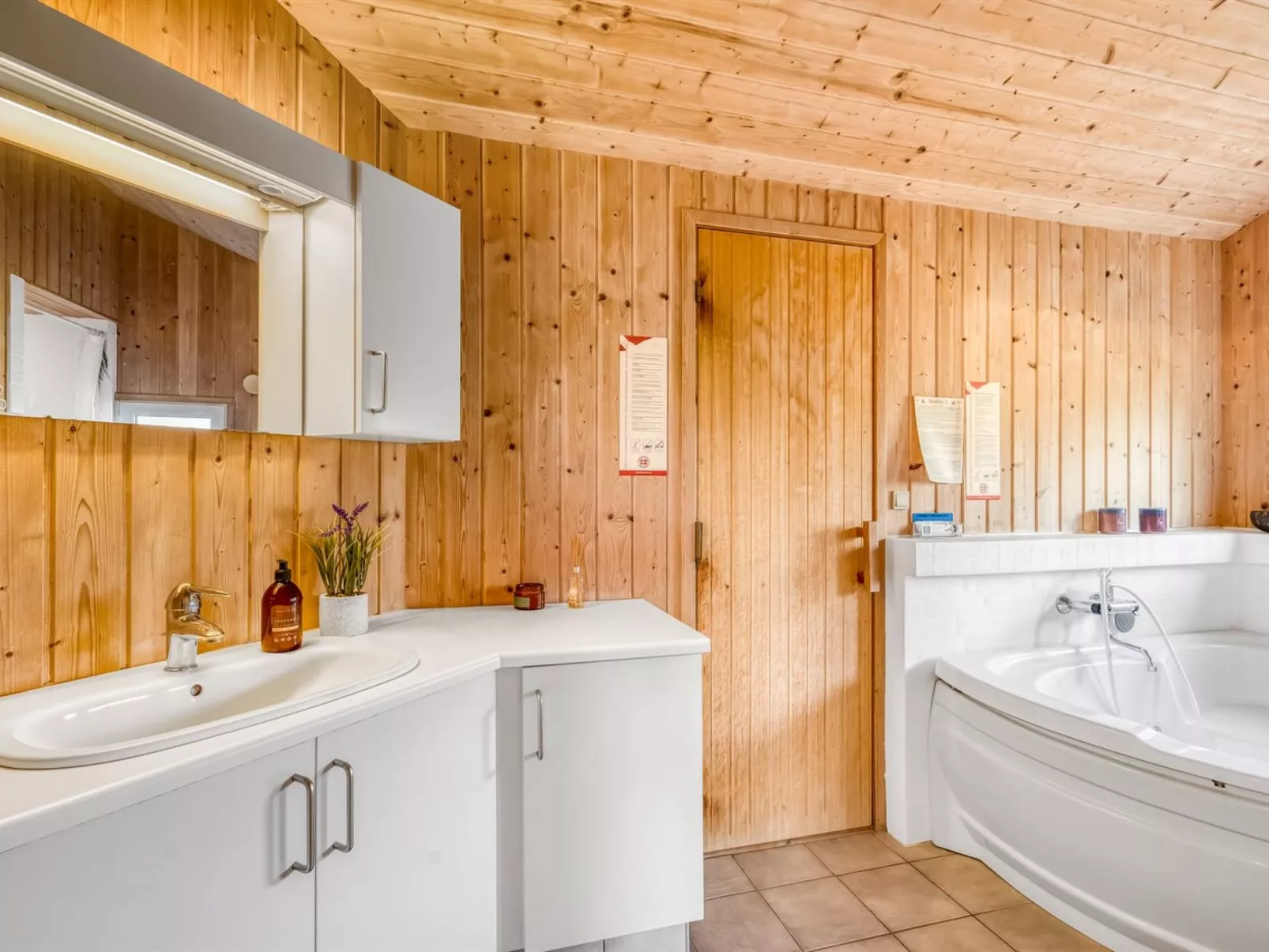 "Elisenda" - 1km from the sea-Binnen