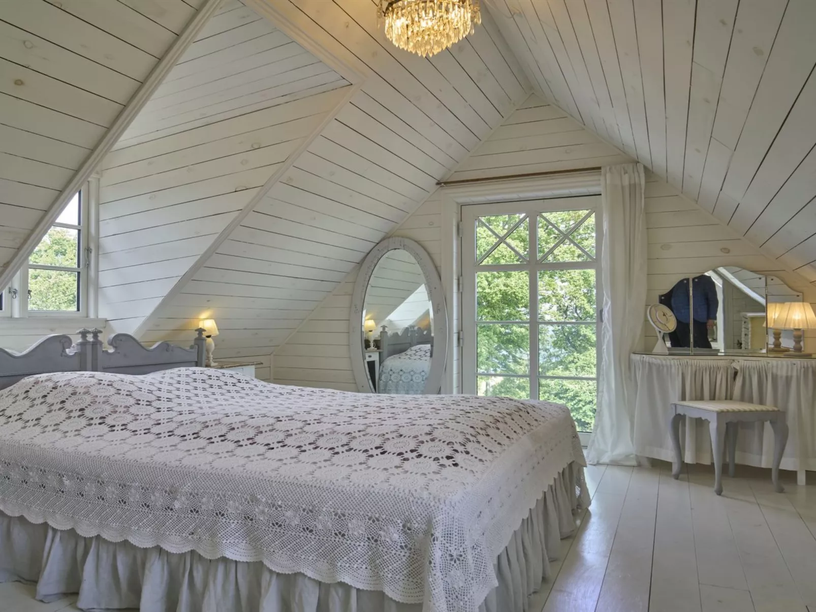 "Merrit" - 250m from the sea-Binnen