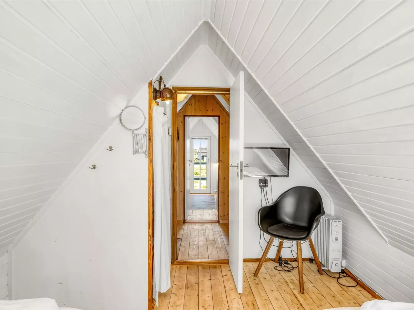 "Arlina" - 600m from the sea-Binnen