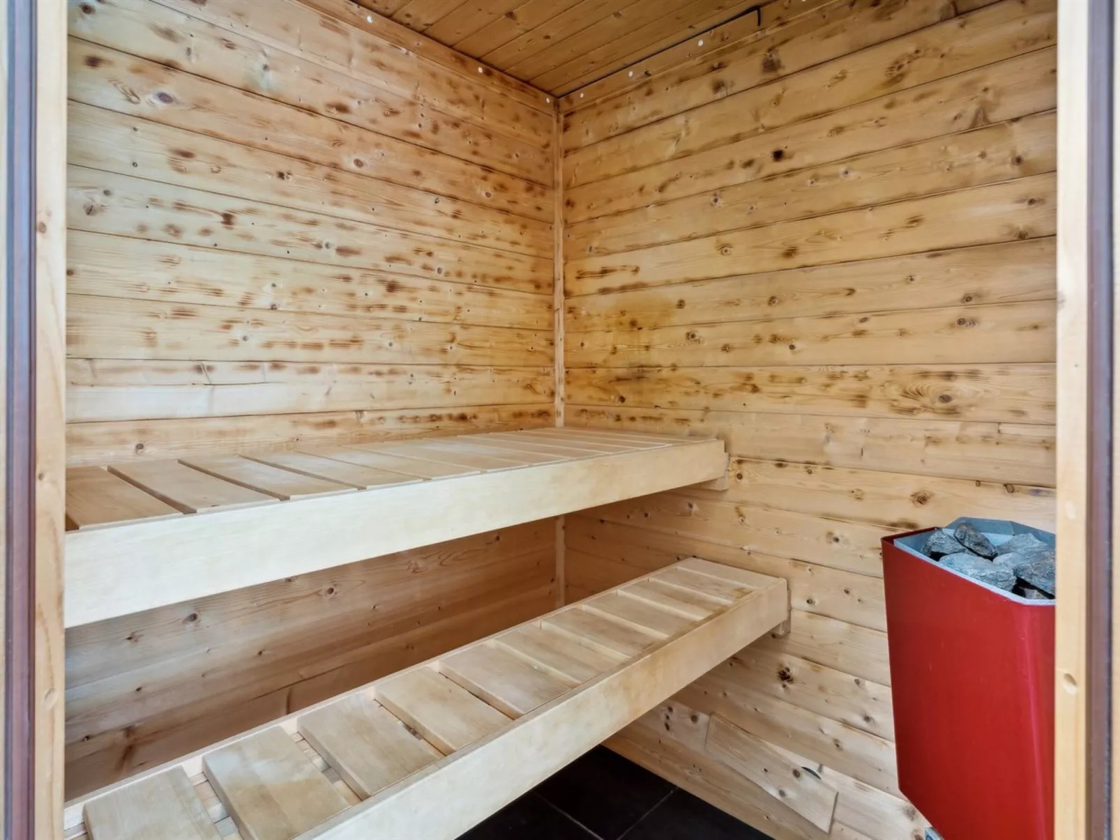 "Biergh" - 250m from the sea-Binnen